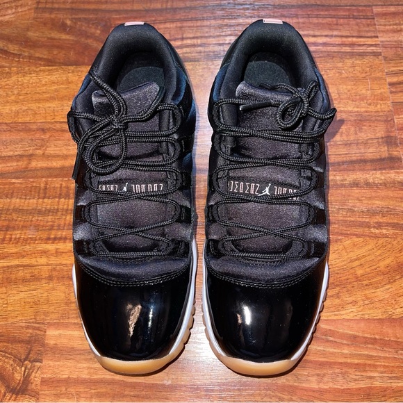 Jordan 11 Retro Low GG ‘Bleached Coral’ - Picture 3 of 8